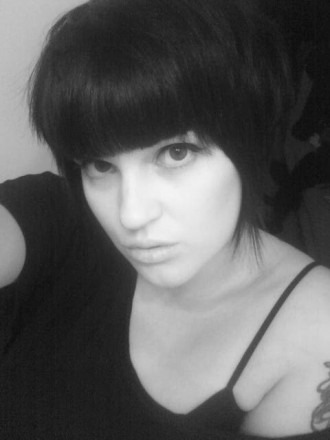Holly Nichole photo